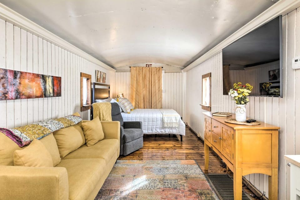 Unique Joplin Gem: Converted Train Car Studio Apartment in Ozark Mountains
