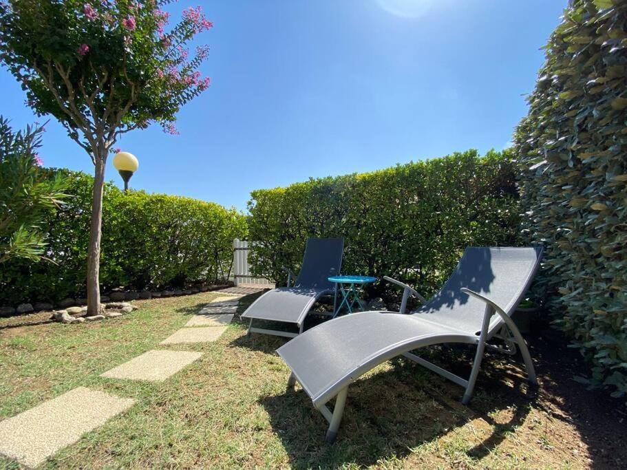 Garden, Garden, sunbed