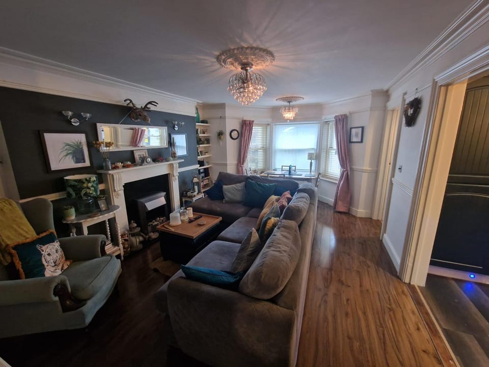 Unique seafront 2 bedroom 2 bathroom apartment Apartment in Folkestone
