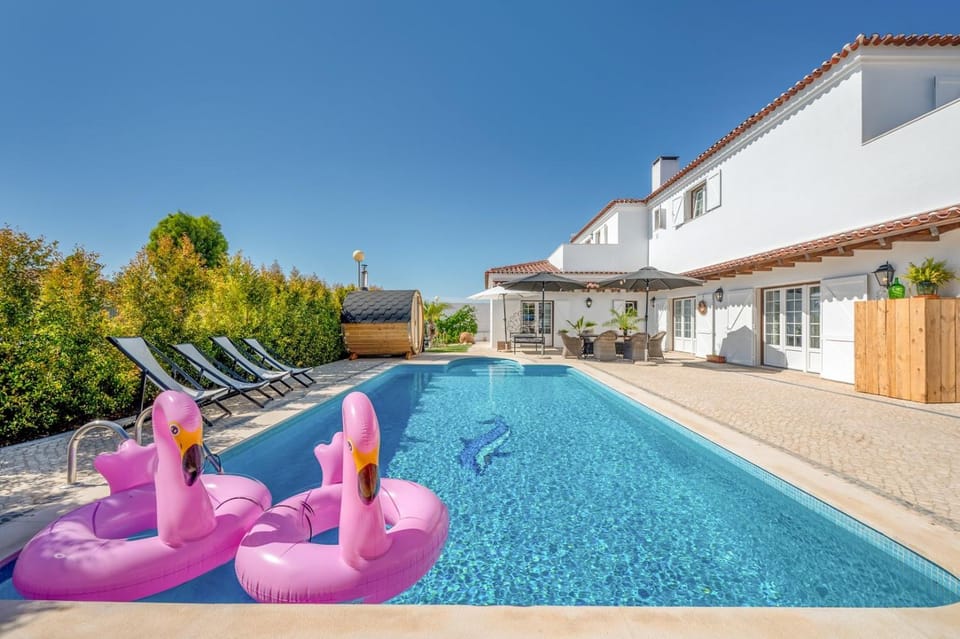 GuestReady - Gorgeous Villa near the Lagoon House in Setubal District