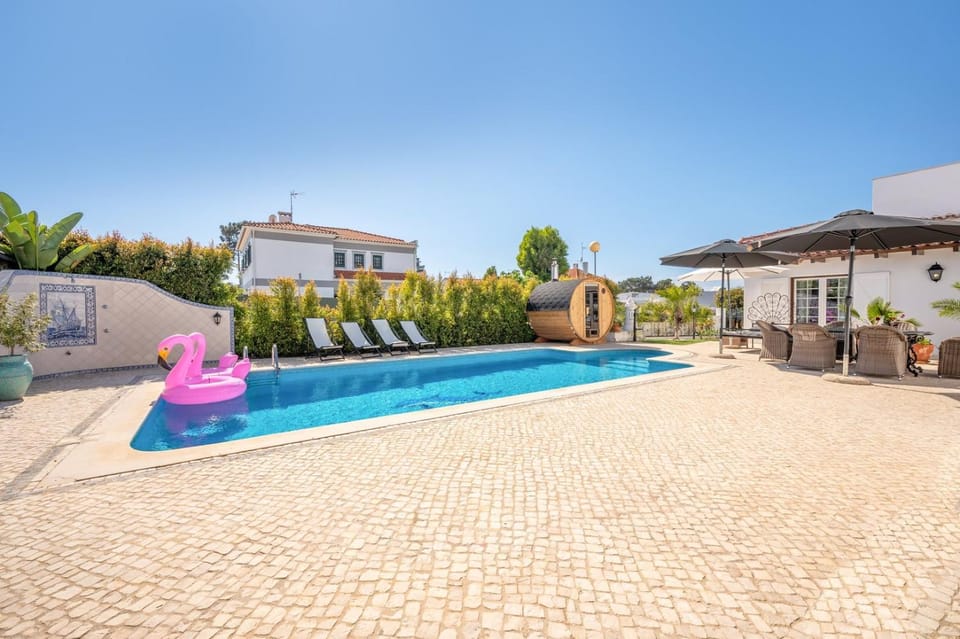 GuestReady - Gorgeous Villa near the Lagoon House in Setubal District