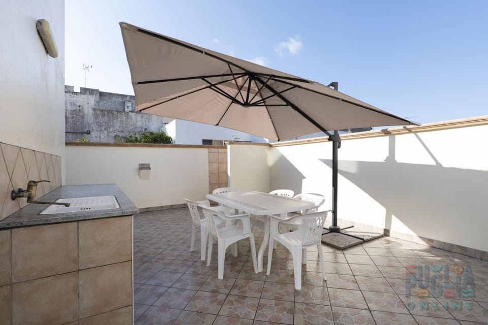 Patio, Day, View (from property/room), Balcony/Terrace, Kitchen or kitchenette, Living room, Seating area, Dining area