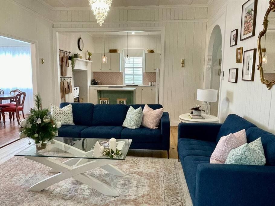 Kitchen or kitchenette, Living room, Seating area