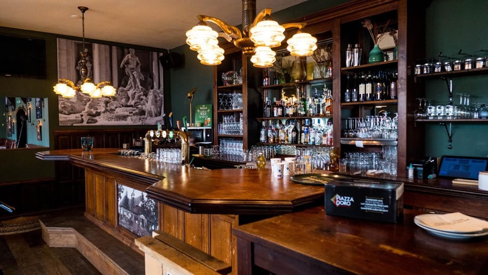 Restaurant/places to eat, Food and drinks, Drinks