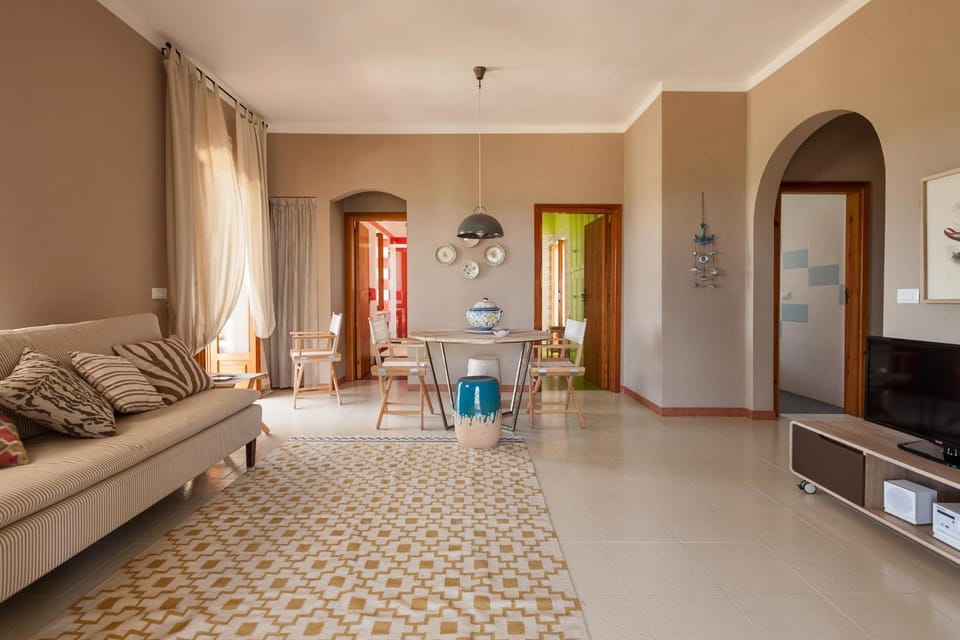 Communal lounge/ TV room, Living room