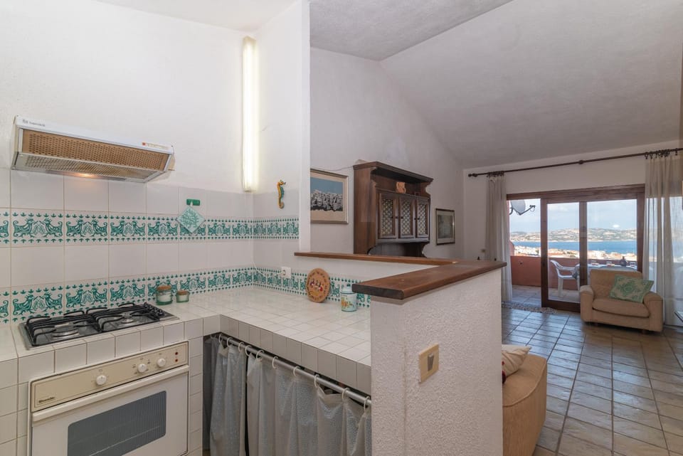 Property building, Kitchen or kitchenette, Living room