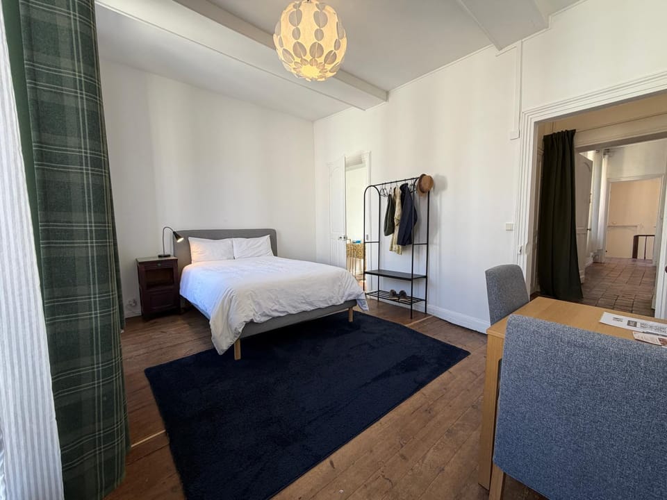 Bed, Photo of the whole room, Bedroom, wardrobe