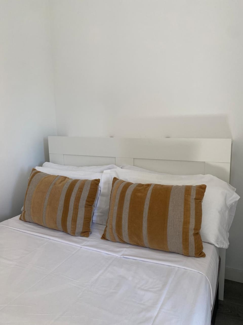 Steps to Beach, Cafés & Remote Work Desk Apartment in Malaga