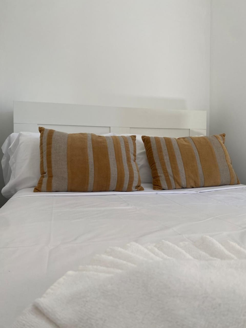 Steps to Beach, Cafés & Remote Work Desk Apartment in Malaga