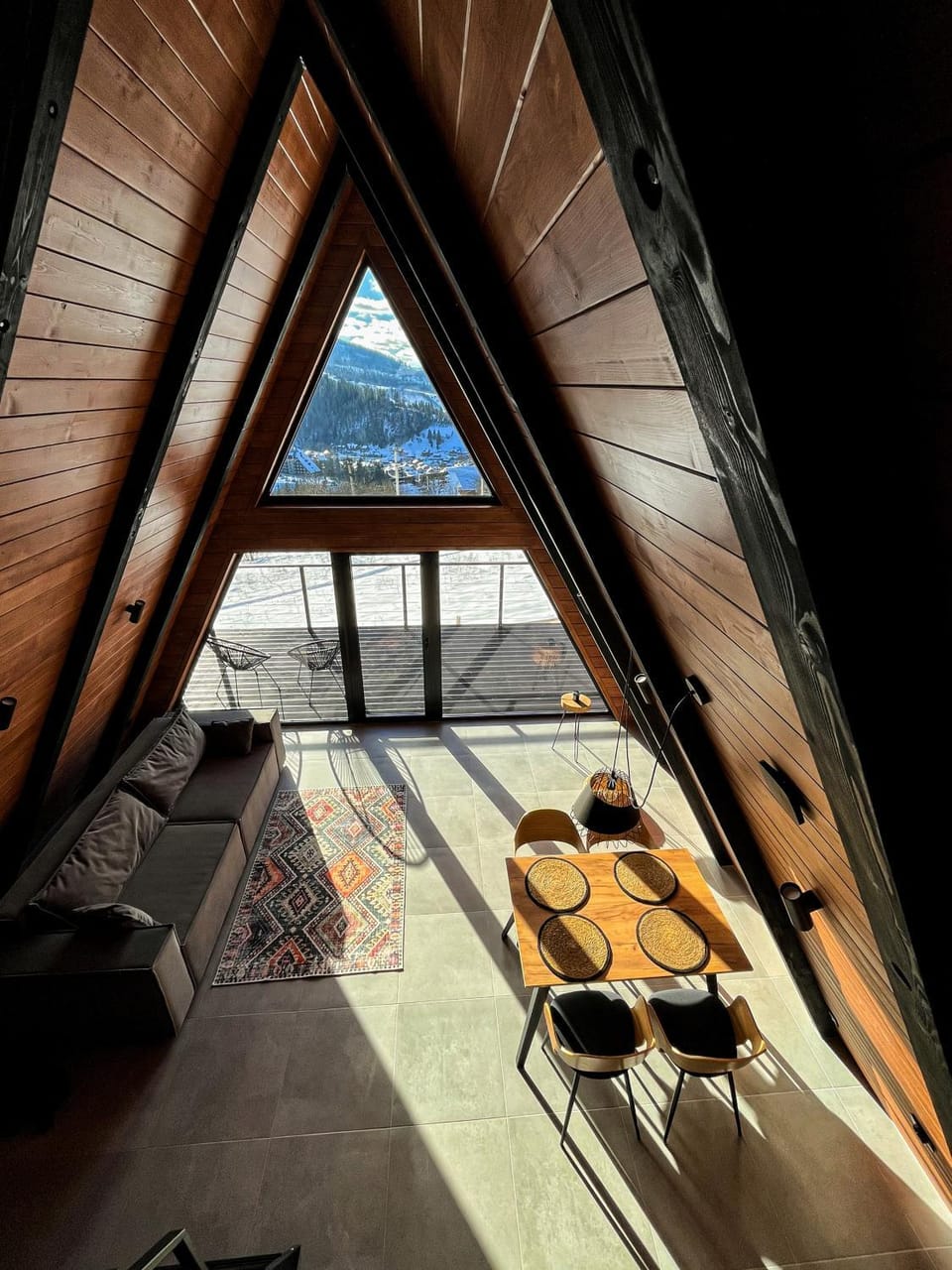 Bedroom, Mountain view