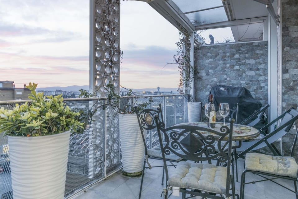 Patio, Day, Natural landscape, View (from property/room), Balcony/Terrace, Living room, Seating area, Dining area