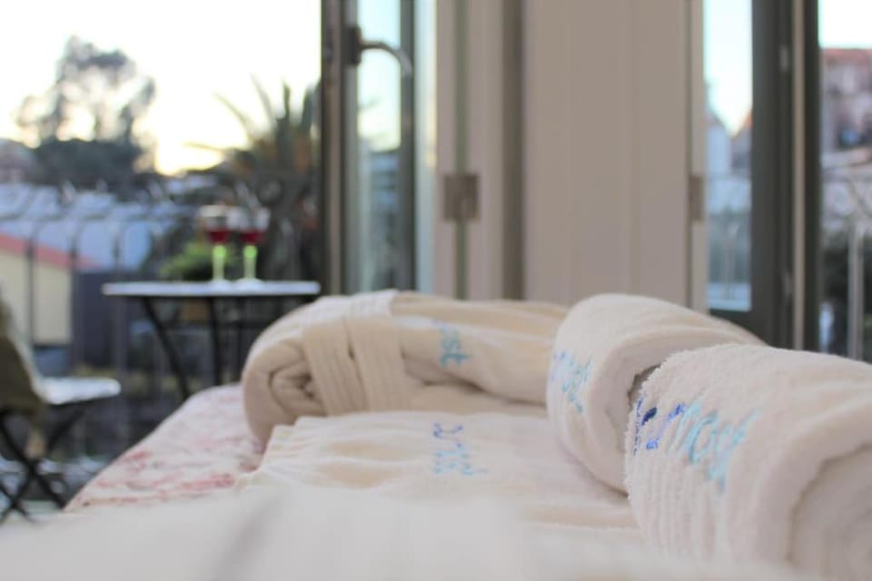 Bed, View (from property/room), Balcony/Terrace, Photo of the whole room, Bedroom