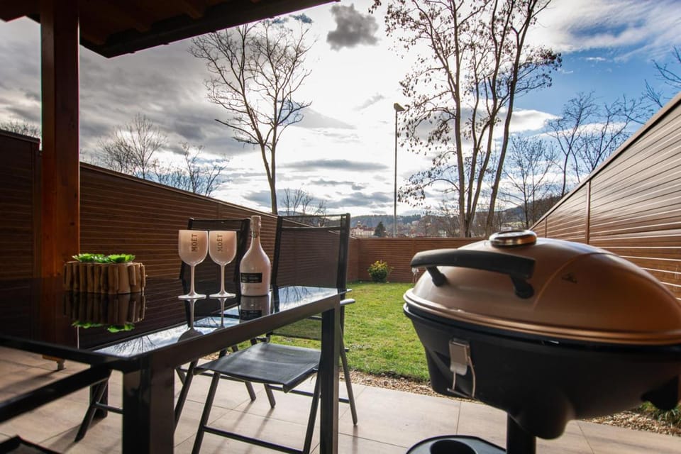 BBQ facilities, Dining area
