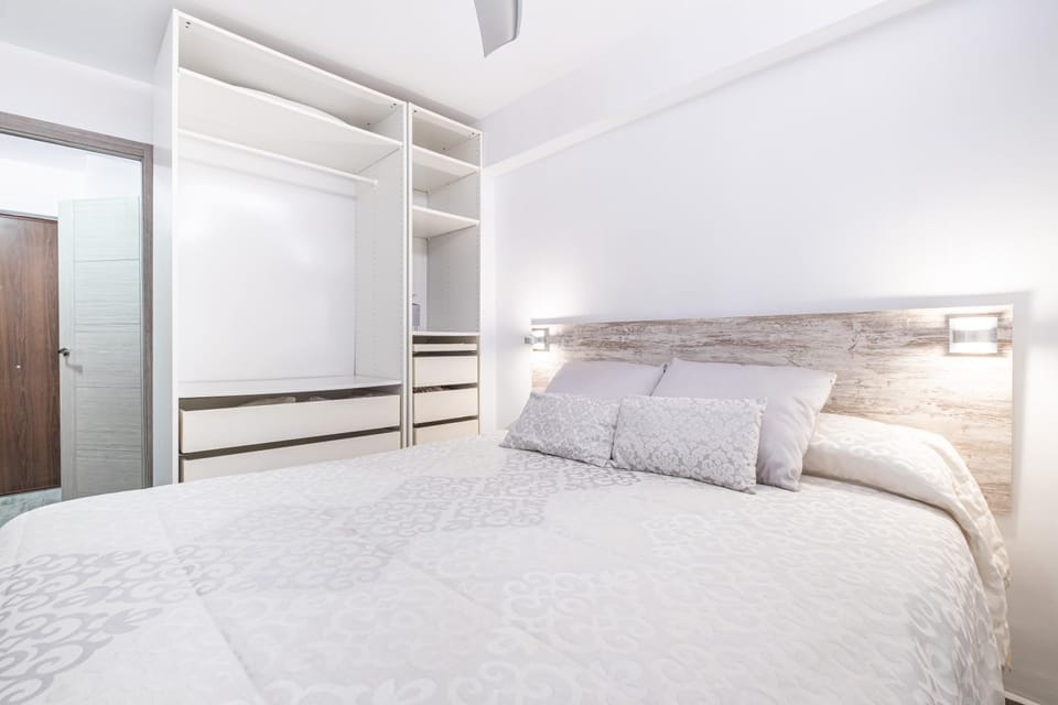 Bed, Bedroom, fireplace, wardrobe