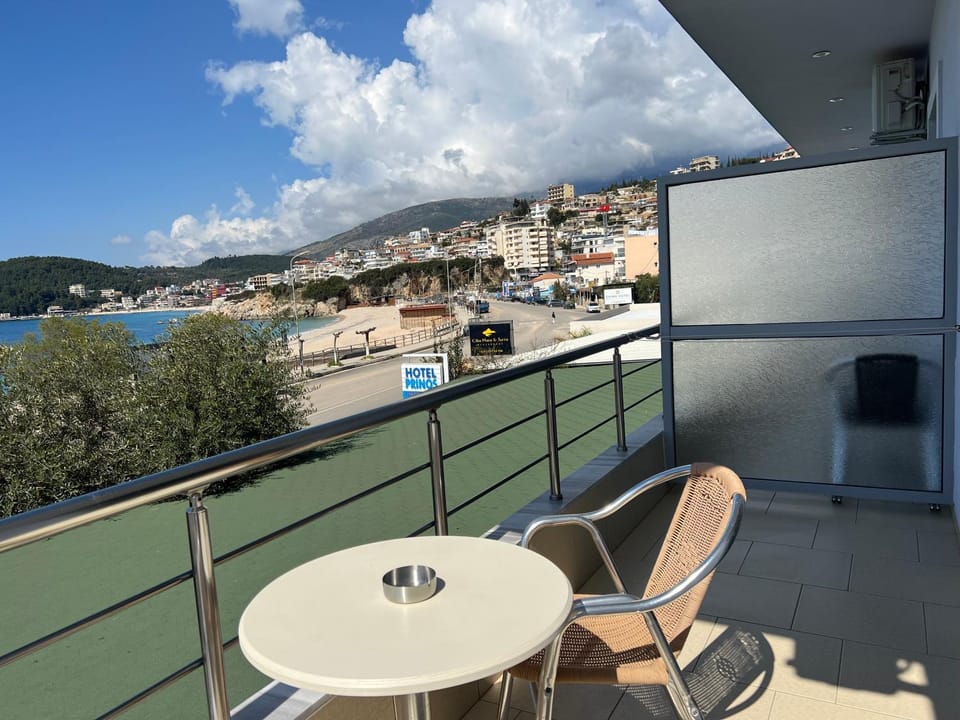 Day, Natural landscape, View (from property/room), Balcony/Terrace, City view, Sea view