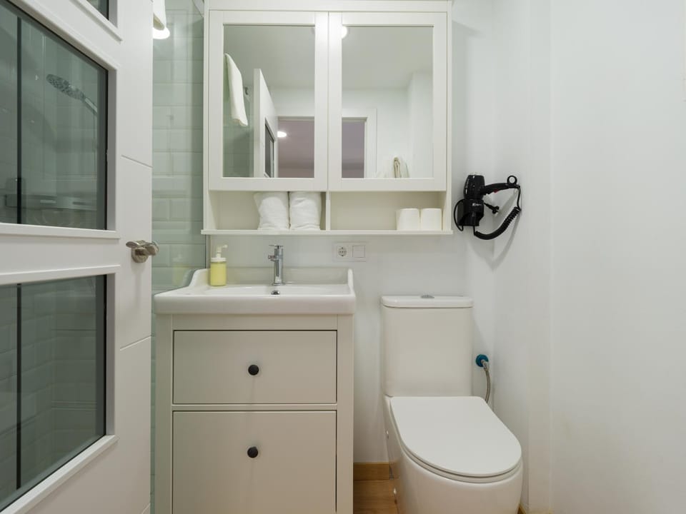 Shower, Bathroom, towels
