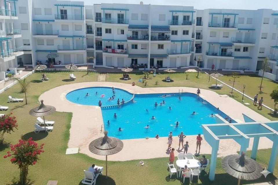 Swimming pool, sunbed