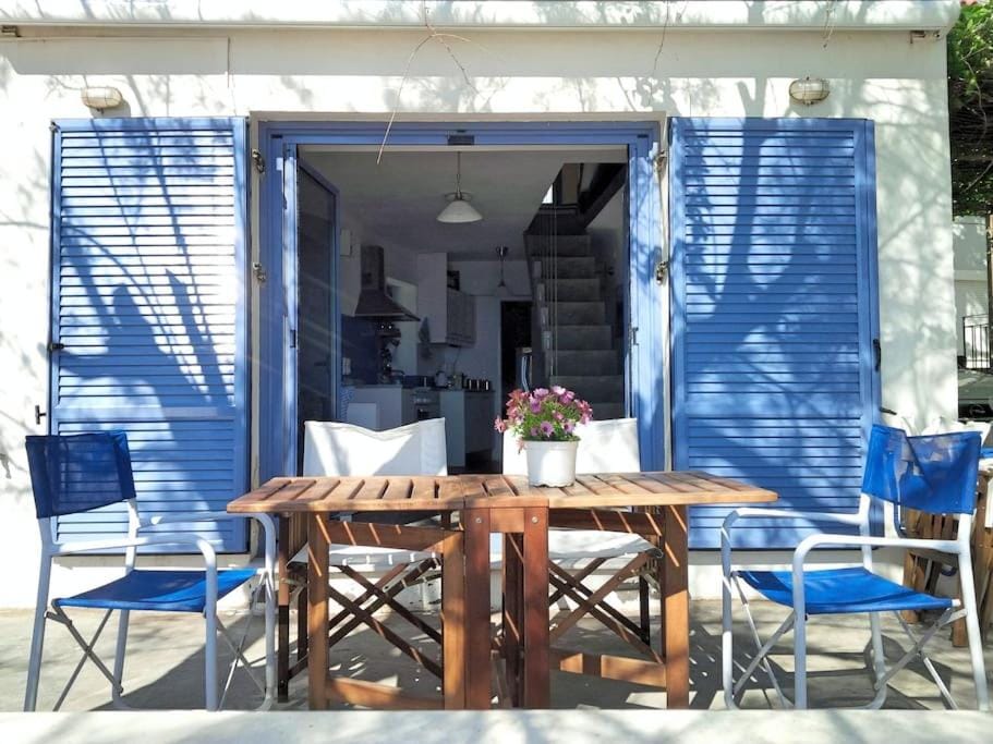 Floras Charming Waterfront House House in Decentralized Administration of the Aegean