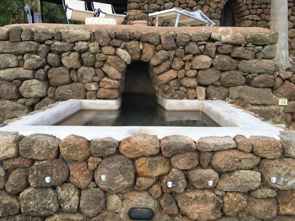 Swimming pool, sunbed