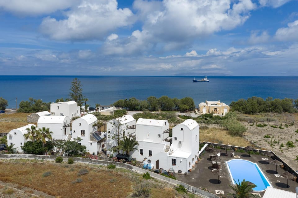 Property building, Neighbourhood, Natural landscape, Bird's eye view, Sea view, Location