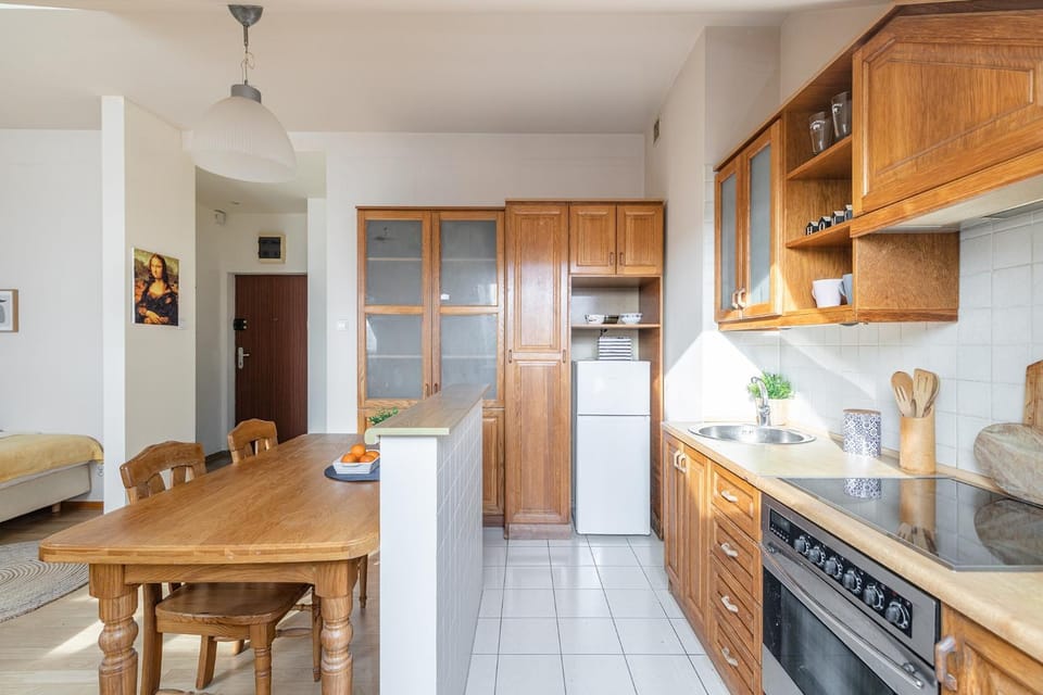 Kitchen or kitchenette, Dining area, stove