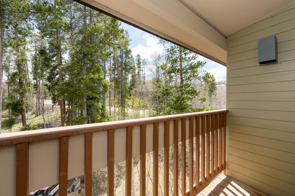Day, Natural landscape, Balcony/Terrace