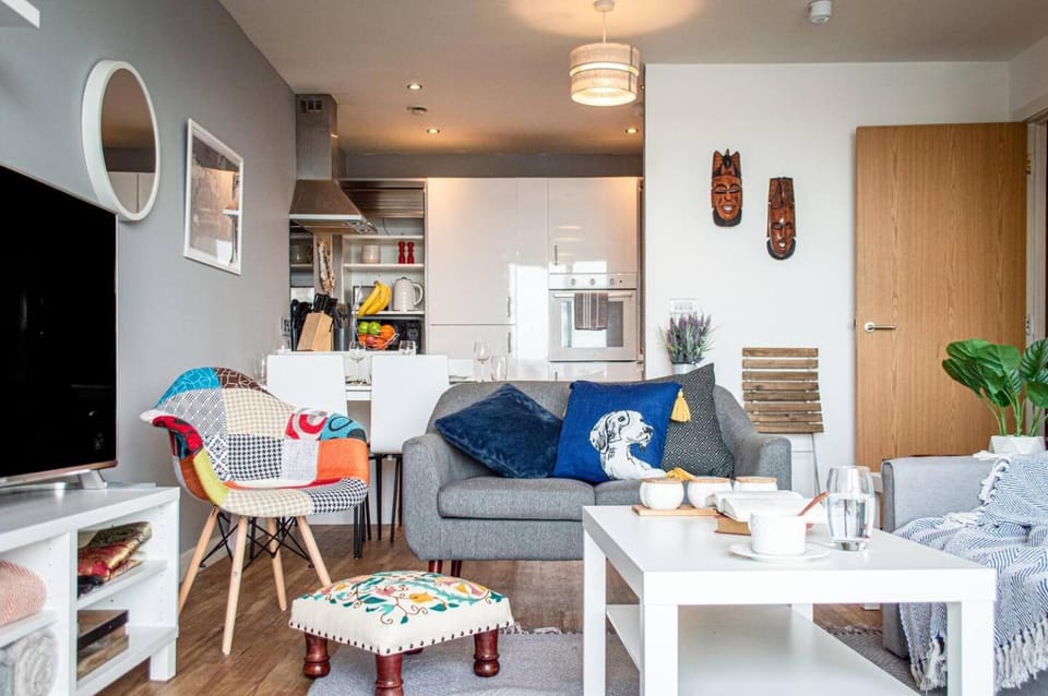 Liverpool Mersey View Stay with Free Parking Apartment in Liverpool