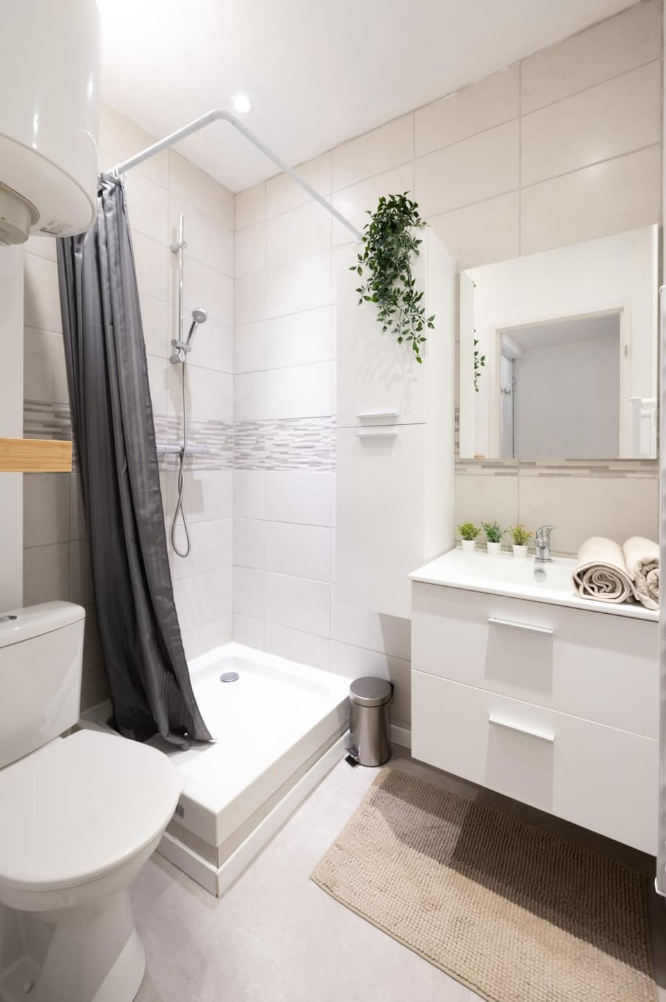 Shower, Toilet, Bathroom, towels