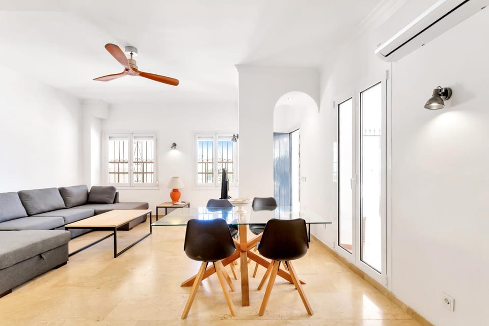 Communal lounge/ TV room, Living room