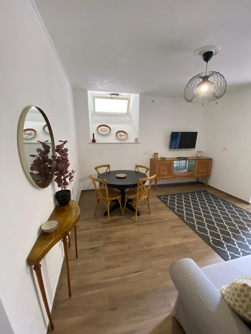 TV and multimedia, Living room, Dining area