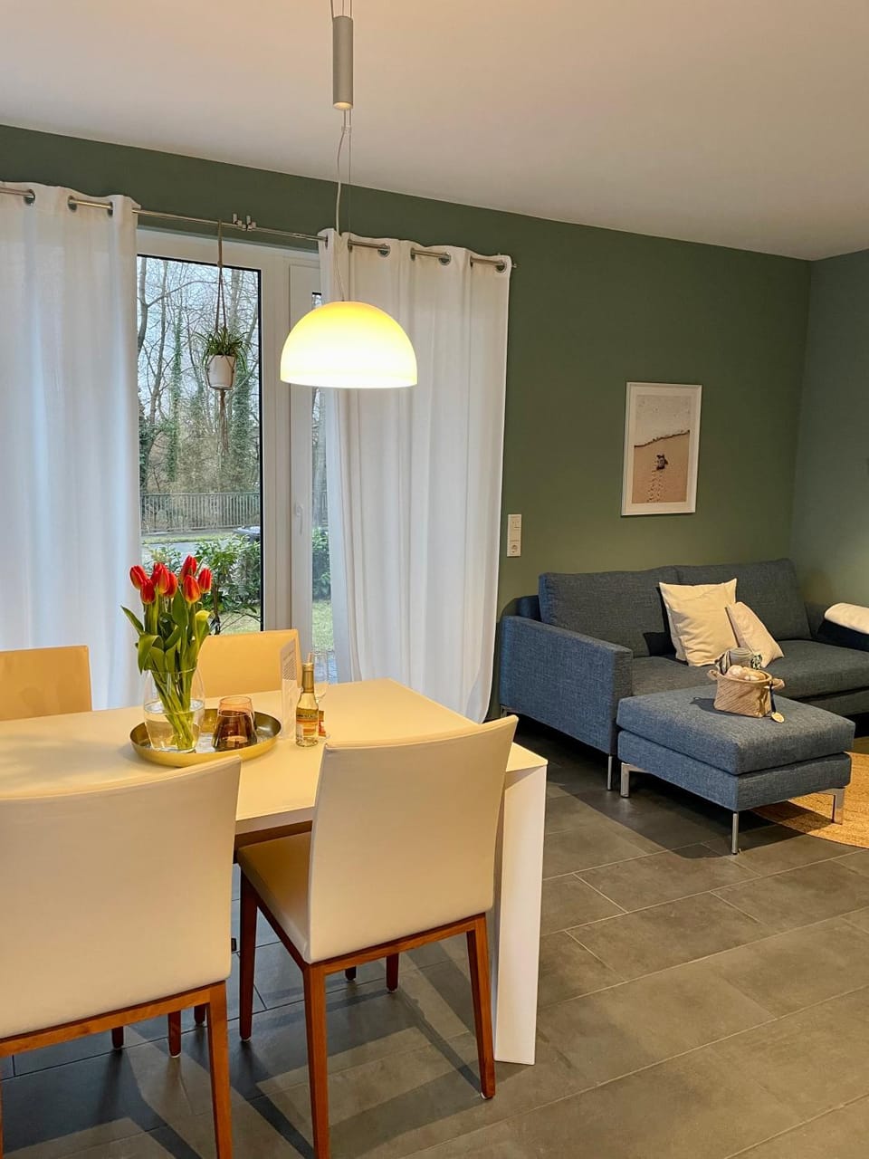 Living room, Seating area, Dining area