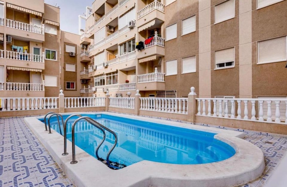 Swimming pool, Swimming pool