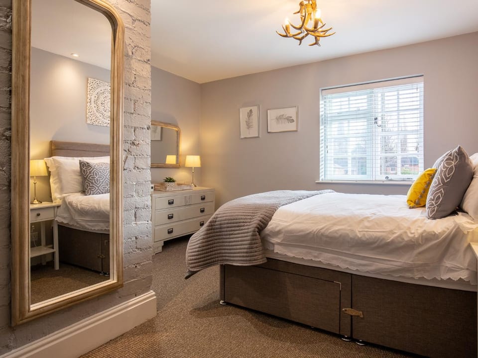 Bed, Decorative detail, Bedroom, storage