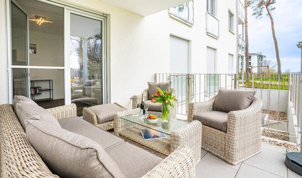 Garden, View (from property/room), Balcony/Terrace