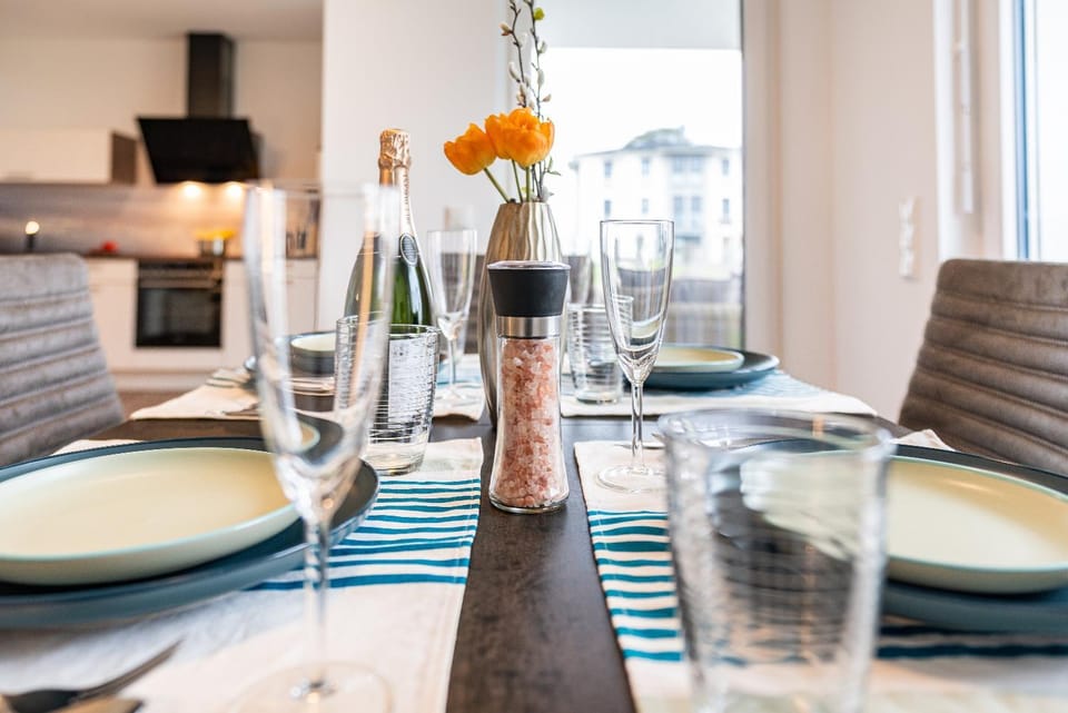 Seating area, Dining area