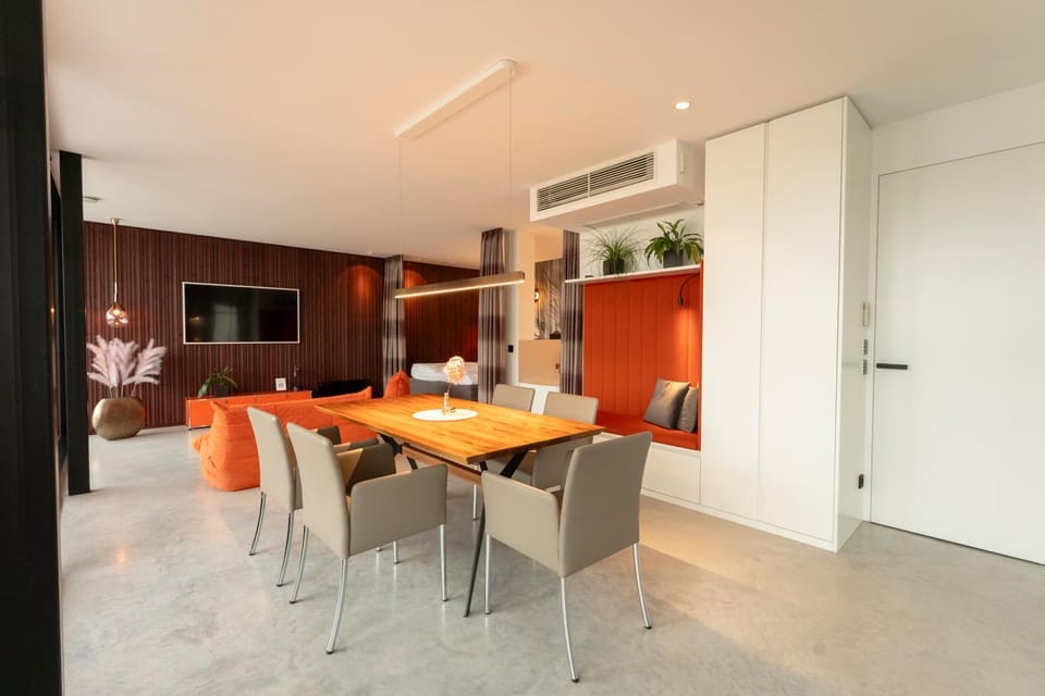 Living room, Dining area
