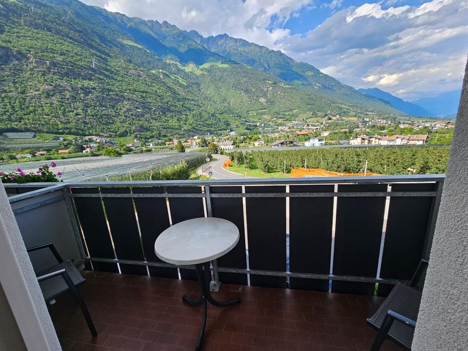Natural landscape, View (from property/room), Balcony/Terrace, Mountain view