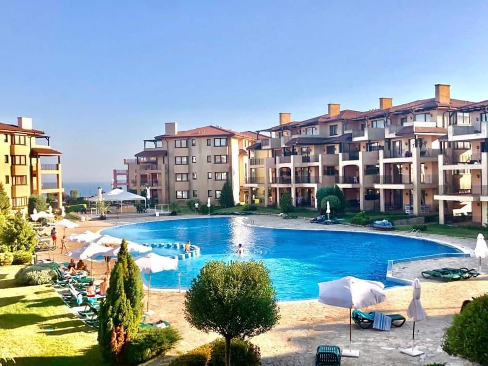Pool view, Swimming pool