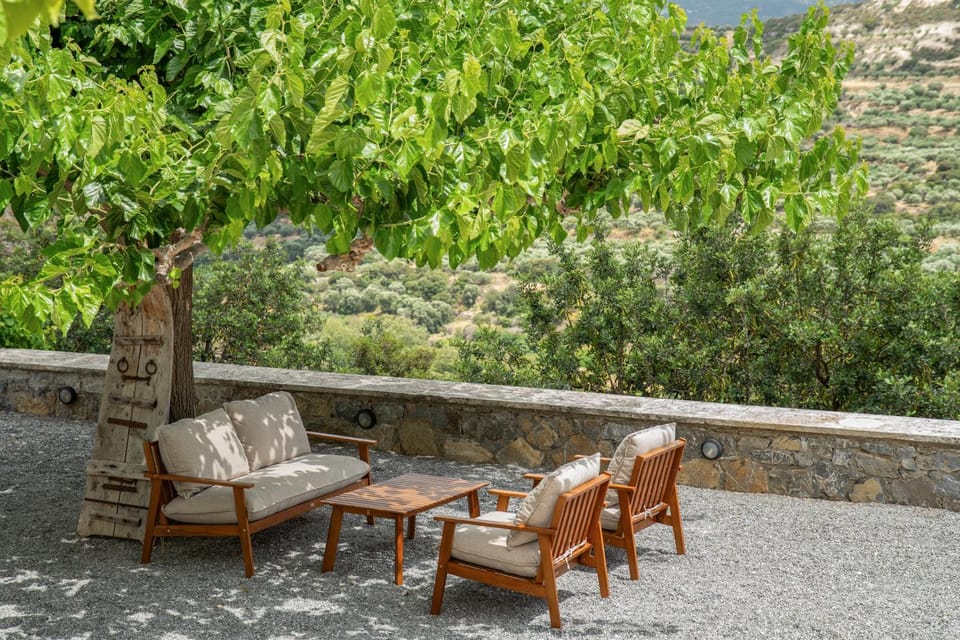 Patio, Day, Natural landscape, Garden, Living room, Seating area, Garden view, Mountain view
