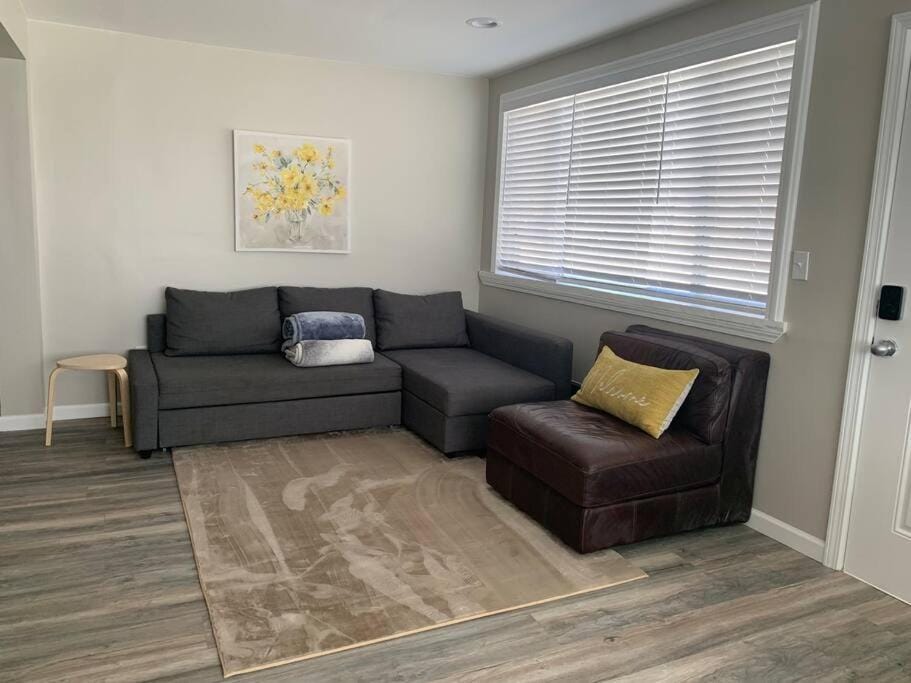 Perfect for a family of 4 in a village setting House in Canton