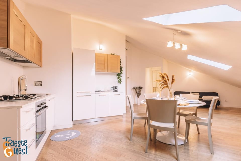 Living room, Dining area, kitchen