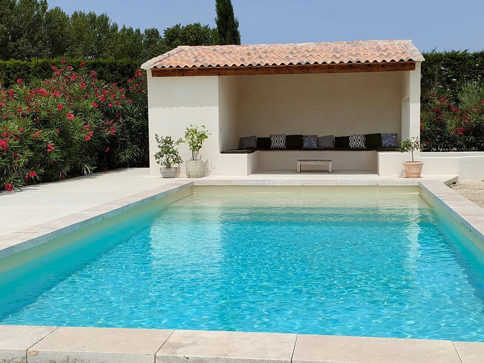 Loft avec piscine privée en campagne proche Saint Remy de Provence House in Saint-Remy-de-Provence