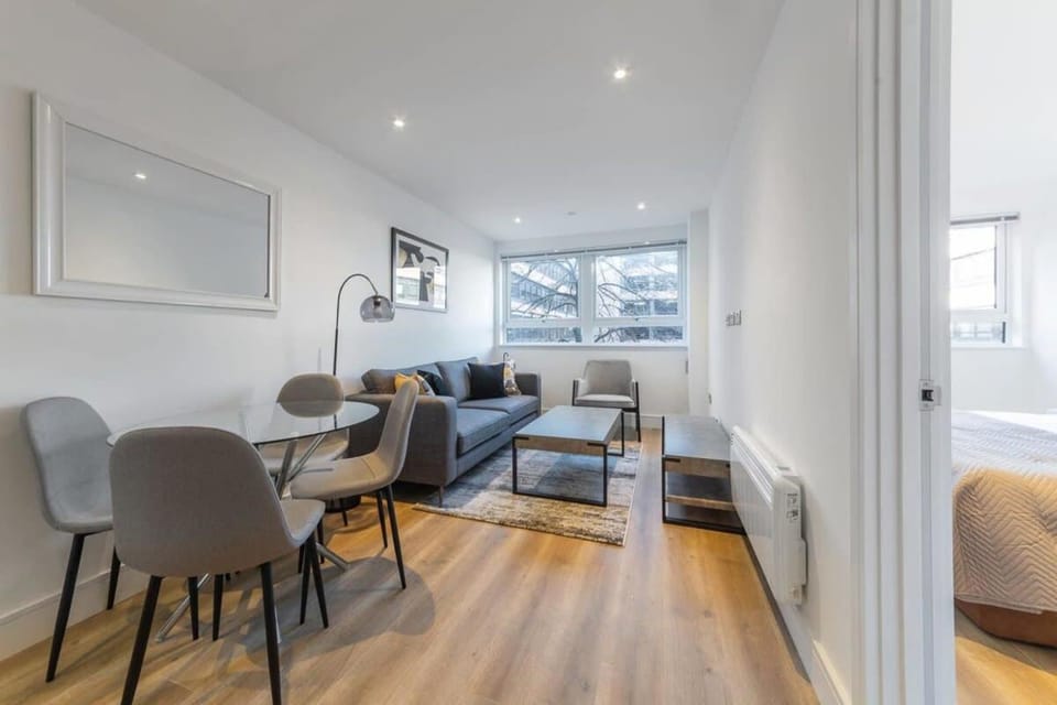 Modern 1 Bedroom Apartment in East Grinstead Apartment in East Grinstead