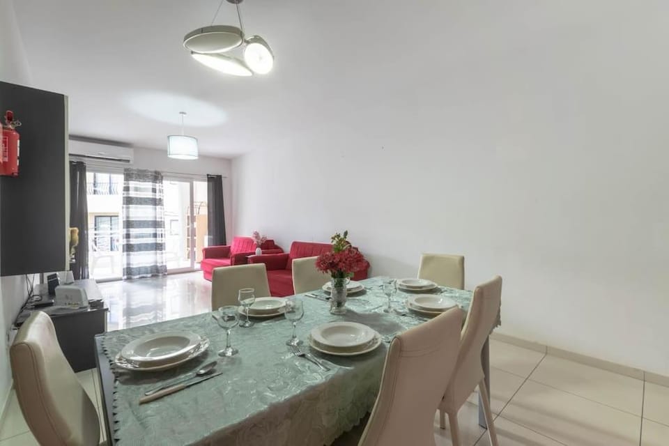 Modern apt. Close to the Square Apartment in Saint Paul's Bay