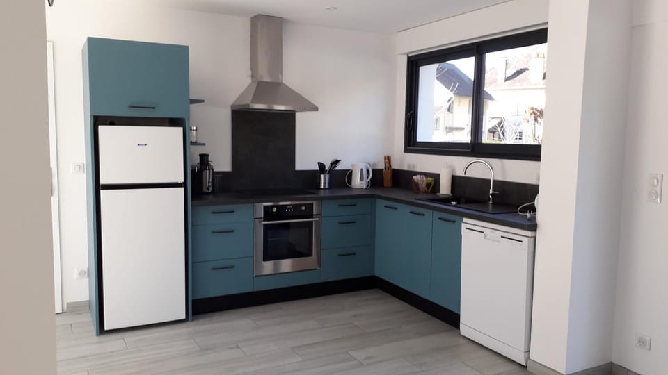Coffee/tea facilities, dishwasher, pet friendly, stove, toaster