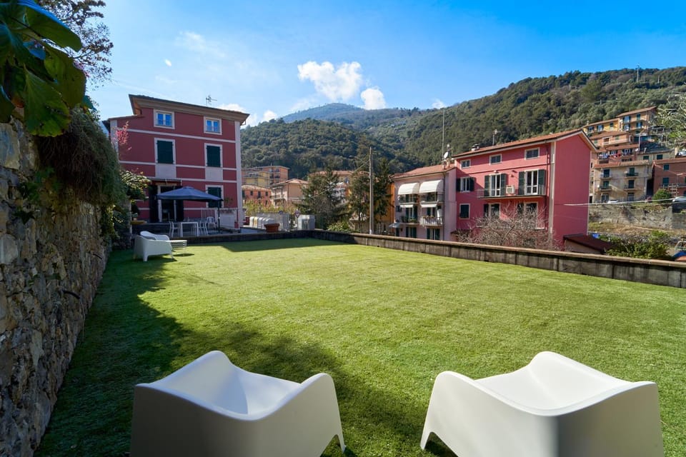Property building, Natural landscape, Garden, Balcony/Terrace, Garden view