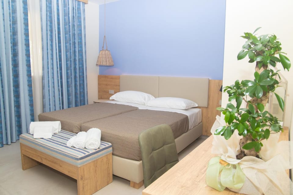 Bed, towels