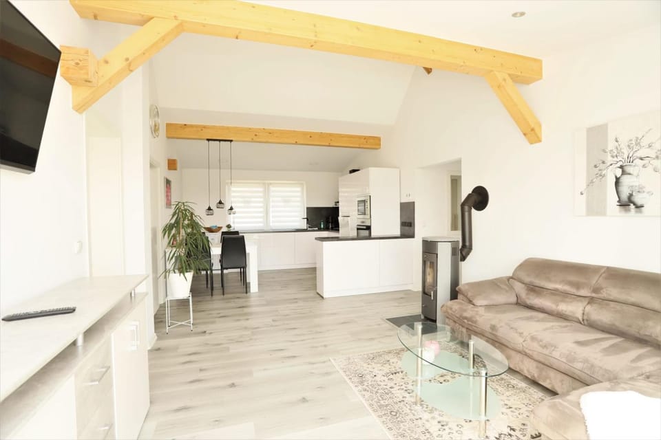Kitchen or kitchenette, Living room, kitchen