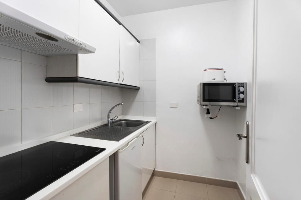 Kitchen or kitchenette, Living room