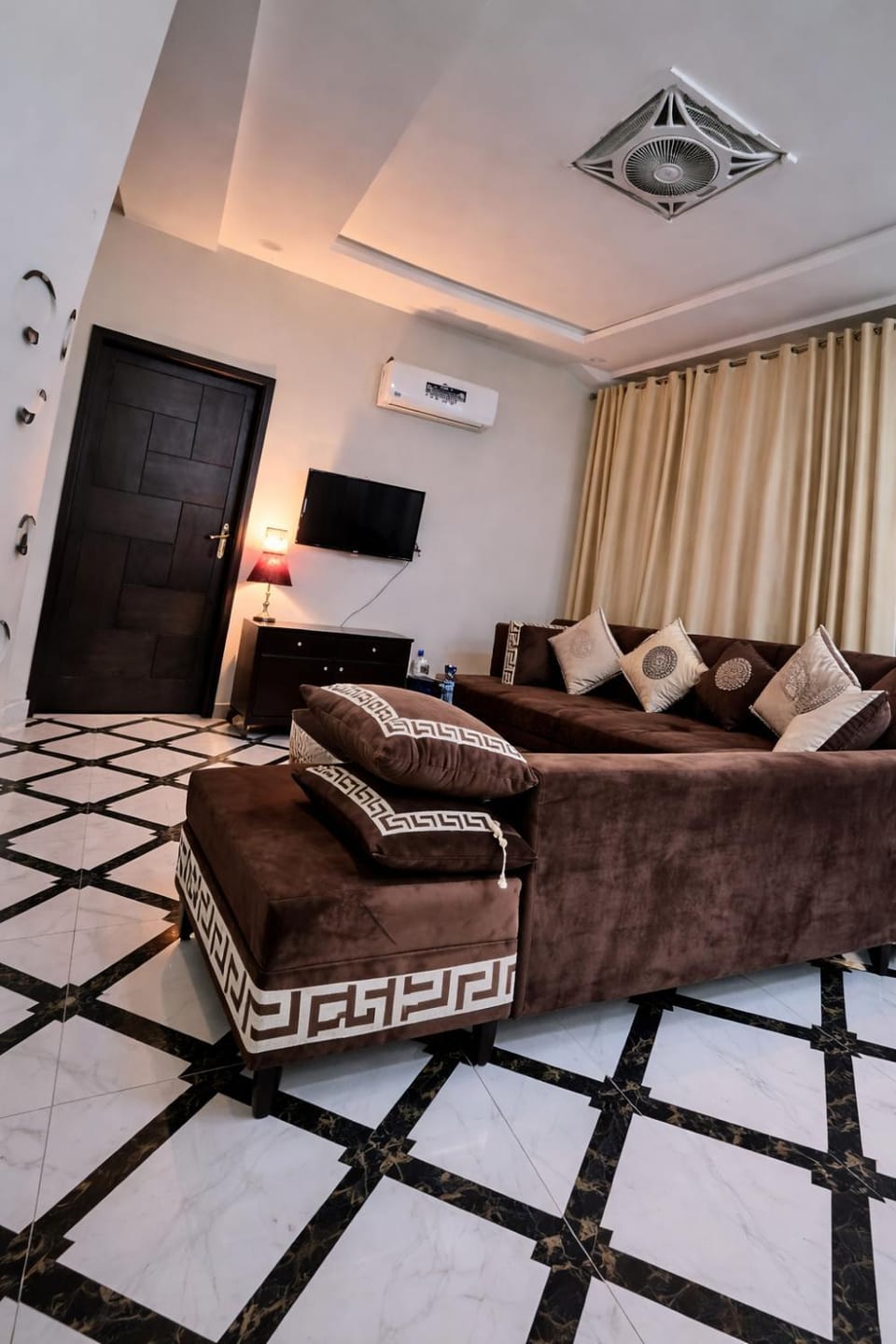 TV and multimedia, Living room, Seating area